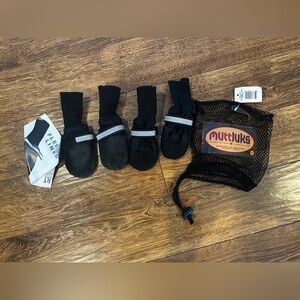 Muttluks dog booties. XS